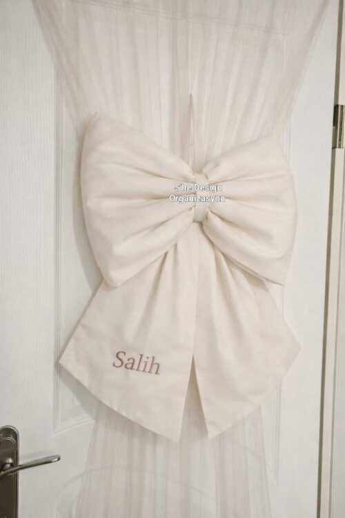 HAZIR FİYONK NAKIŞ İSİM İŞLEMELİ KAPI SÜSÜ ve LASTİKLİ KAPI TÜLÜ