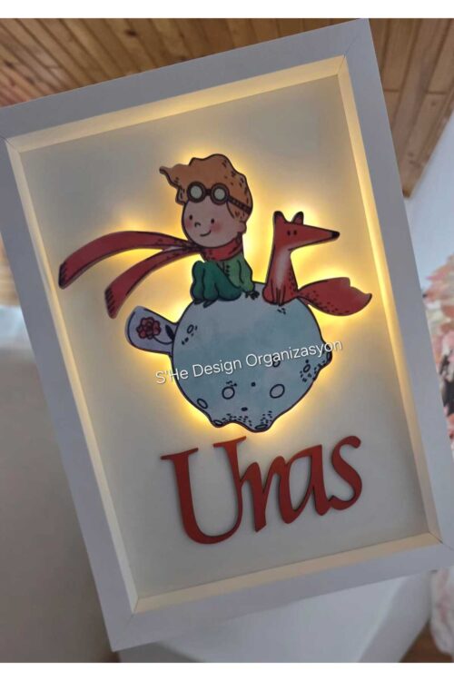 ERKEK BEBEK İSMİNE ÖZEL 30x40 CM LEDLİ / KÜÇÜK PRENS OBJELİ KAPI SÜSÜ HASTANE DOĞUM ODASI KAPI SÜSÜ