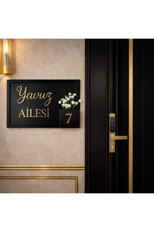 Kişiye Özel Ahşap Çerçeveli Aile İsmi ve Kapı Numarası Tabelası – Dekoratif Kapı Süsü