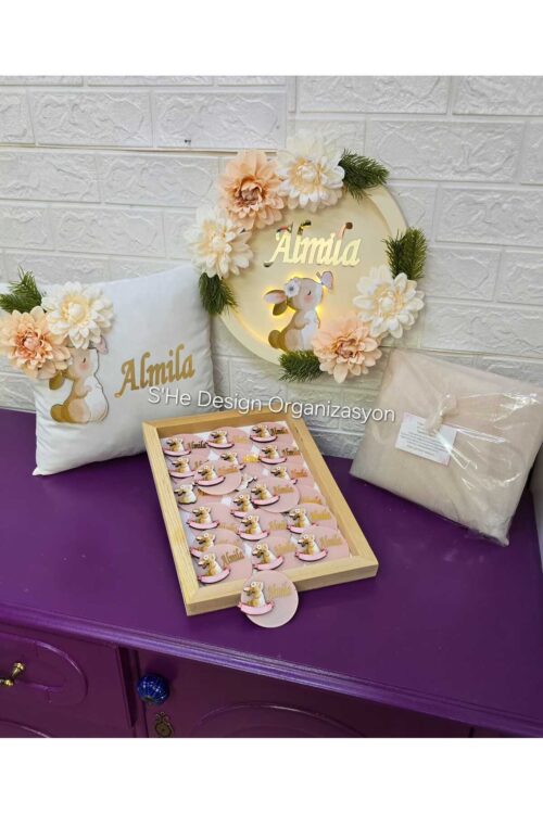 KIZ BEBEK İSMİNE ÖZEL HAZIRLANAN TAVŞANLI ÇİÇEKLİ KAPI SÜSÜ,TAKI YATIĞ,20 ADET MAGNET