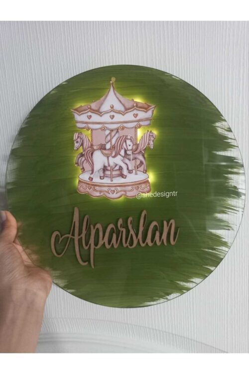 ERKEK BEBEK İSMİNE ÖZEL HAZIRLANAN PLEKSİ KAPI SÜSÜ