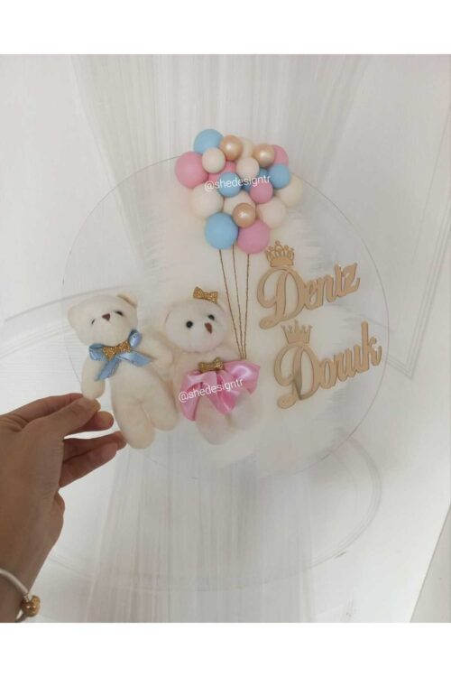 İKİZ BEBEK İSMİNE ÖZEL PLEKSİ KAPI SÜSÜ