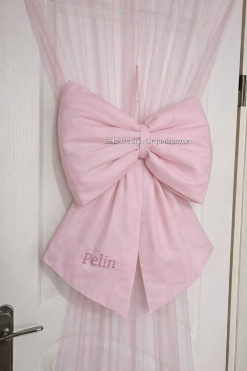 HAZIR FİYONK NAKIŞ İSİM İŞLEMELİ KAPI SÜSÜ ve LASTİKLİ KAPI TÜLÜ